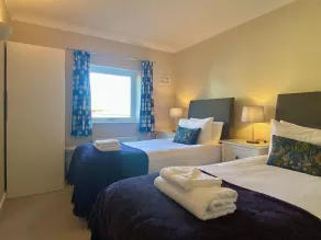 Your Space Apartments - Market Rise - Room