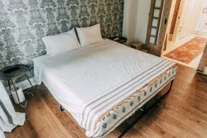 Charming Family House 3 Bdr with Balcony - Room