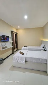 Omah Joglo Bugis Guest House Syariah Cafe & Resto - Habitación