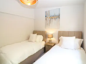 Hillside - Room