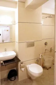 HOTEL WOODPARK - Bathroom
