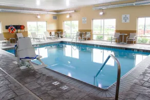 Holiday Inn Express & Suites Danville by IHG - Piscina