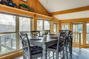 1/2 Mi to State Park! Riverfront Ozarks Retreat - Interiör