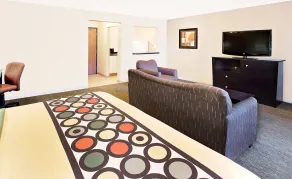 Super 8 by Wyndham Mt. Pleasant - Chambre