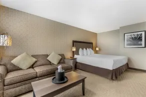 Best Western Plus Country Meadows Inn - Zimmer