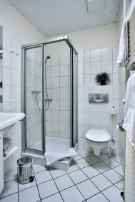 Stadthotel im Kolpinghaus Lingen - Salle de bain
