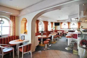 Triple room, shower or bath, toilet, conveniences - Restaurante