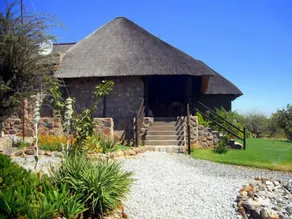 Mondjila Safari Camp - Entrada interior