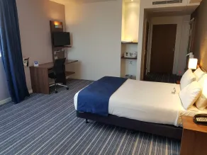 Holiday Inn Express Wakefield by IHG - Room