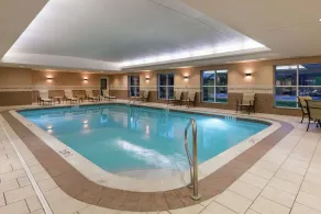 Homewood Suites by Hilton Cleveland-Beachwood - Piscine
