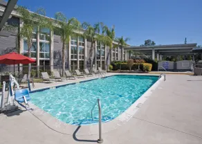 DoubleTree by Hilton Chico - Piscine