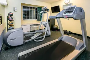 Days Inn & Suites by Wyndham Pryor - Fitnessbereich