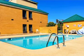 Quality Inn Whiteville North - Pool