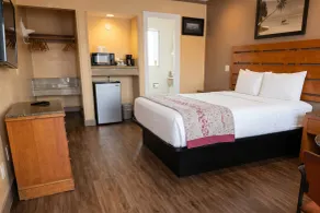 Om Park Inn and Suites El Cajon near San Diego - Rum