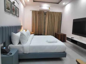 The Hoften Elite 32 Avenue, Sector 15, Gurugram - Camera