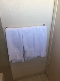 Travel Inn & Suite - Bathroom