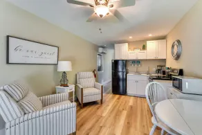 Canal-front Gem w/ Dock & Guest Home in Cortez! - Interiør