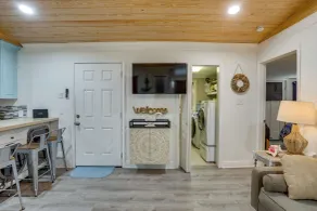 1 Mi to Festivals! Grand Isle Getaway w/ Deck - Interiør