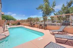 Baymont by Wyndham Tucson Airport - Piscine