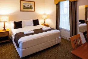 Riverview at Ross - Room
