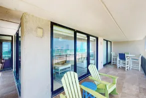 Beachfront Corner 3br: Suntide III - Unit 910 - Interiör
