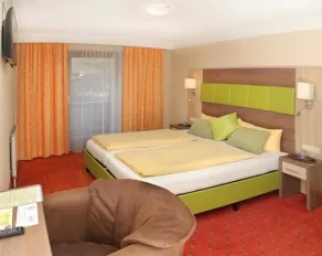 Double room, shower, balcony - Habitación