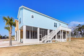 Deck & Steinhatchee River Views: Family Getaway - Interior