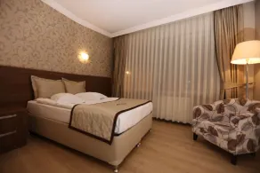 Gun Otel - Zimmer