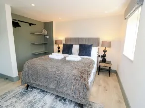 12 Manor Farm Close - Rum
