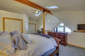 Hat Island Home w/ Stunning View & Wraparound Deck - Interiör