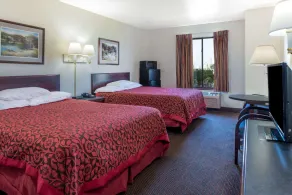 Days Inn by Wyndham Pontoon Beach - Chambre