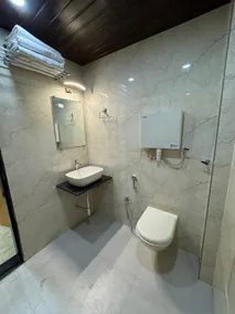 Hotel National - Grant Road - Bathroom