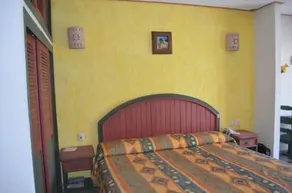 Suites Los Arcos - Room