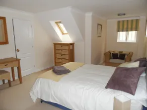 Basingstoke Apartments - Westlands House, City Centre, Home-From-Home - Room