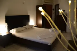 Saron Hotel - Chambre