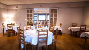 Logis Hotel Restaurant Le Commerce - Restaurant