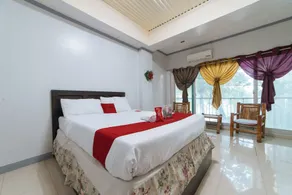 RedDoorz Plus @ Subic 2n2 Beach Resort Zambales - Zimmer