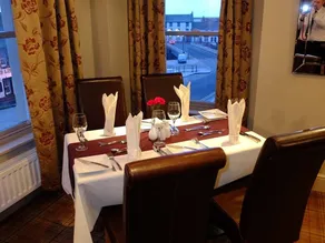 The Golden Lion Hotel - Restaurant