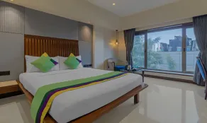 Treebo Regency - Bund Garden, Dhole Patil Road - Room