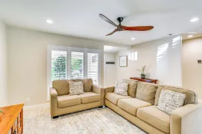 Walk to Park & Aquatic Center: Airy Redding Home! - Interiør