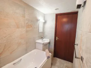 GHYLL BANK BUNGALOW, pet friendly, with open fire in Staveley - Bagno