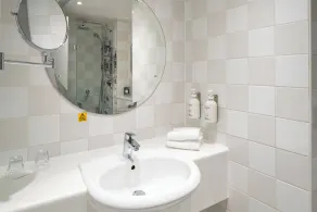 Holiday Inn London - Heathrow M4,Jct.4 by IHG - Zimmer