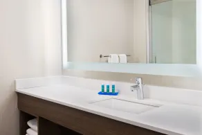 Holiday Inn Express & Suites - Columbus Airport East by IHG - Salle de bain