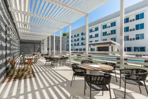 Cambria Hotel Waco University Riverfront - Piscine