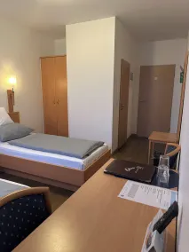 Hotel Am Vogelsanger Weg - Room