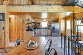 Riverfront Rumney Vacation Rental w/ Fire Pit! - Interiør