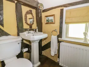 Waveney Cottage - Bathroom