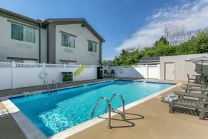 Best Western Lawrenceburg Inn - Pool