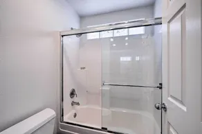 Oceanside Home w/ Rooftop Patio - Steps to Beach! - Innvendig
