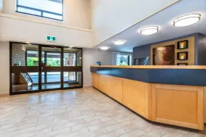 Comfort Inn Kingston - Highway 401 - Hall